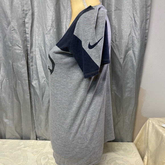 Nike Women's Gray and Navy Seattle Seahawks team shirt, woman’s size L - Picture 4 of 15